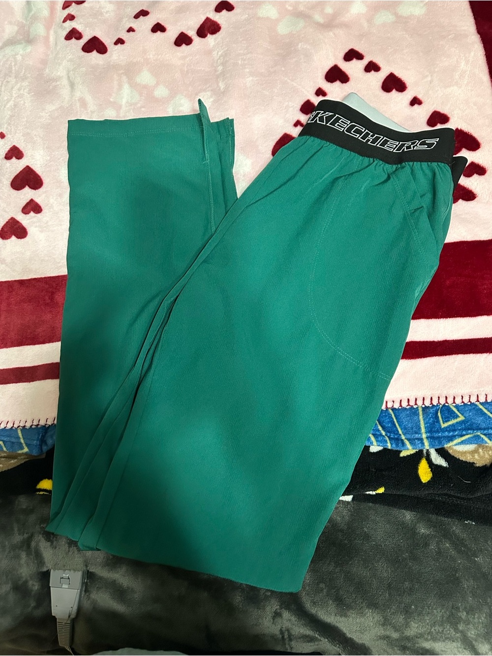 Skechers Hunter Green Athletic Joggers with Branded Waistband in a size Medium T